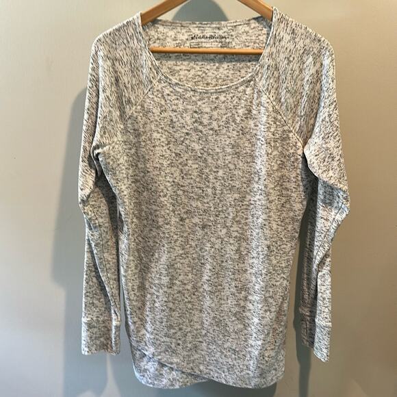 Eddie Bauer Large Gray Athletic Crossover Front Pullover Top - Picture 1 of 9